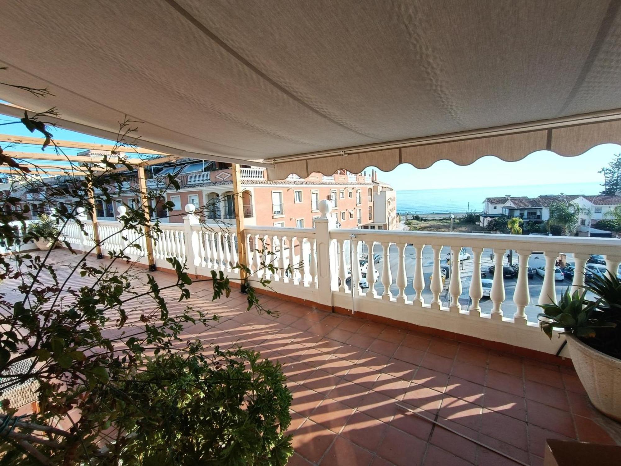 Lovely Penthouse In Front Of The Beach With Free Parking Малага Екстериор снимка